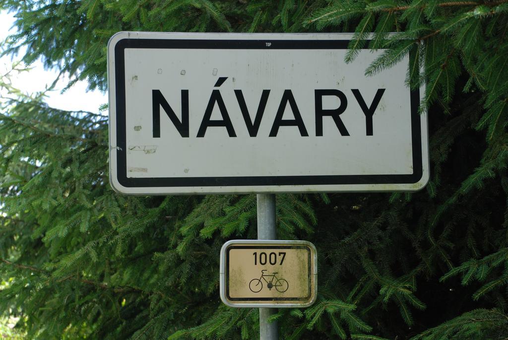Penzion Staj Navary Apartment ภายนอก รูปภาพ