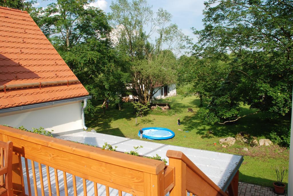 Penzion Staj Navary Apartment ภายนอก รูปภาพ